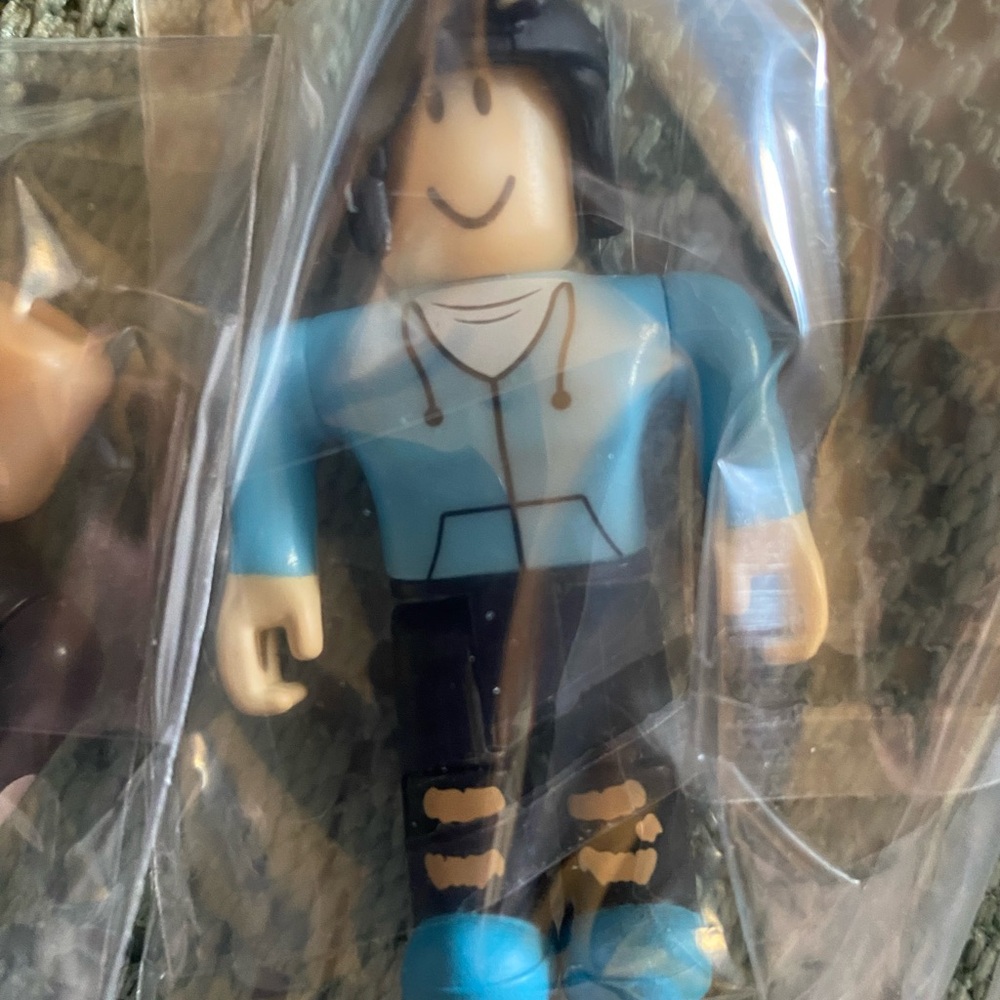 This is a lot of 9 Roblox of different characters